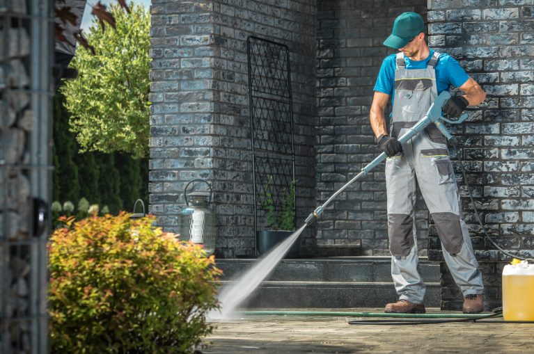 How to clean Brick Wall with Pressure Washer? Universe of Pressure