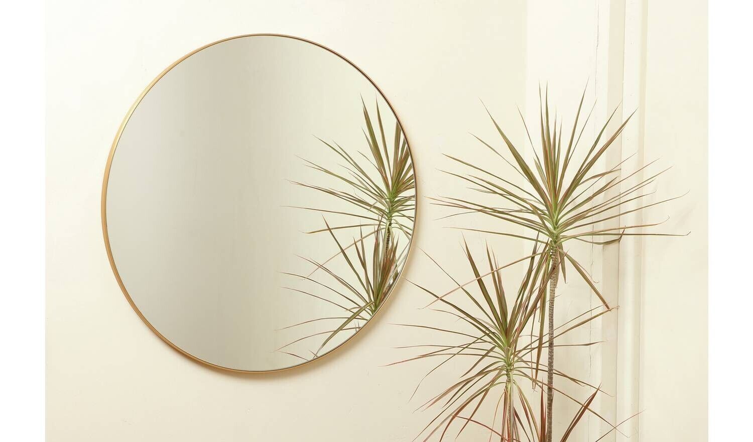 Elegant Gold Round Wall Mirror for Décor